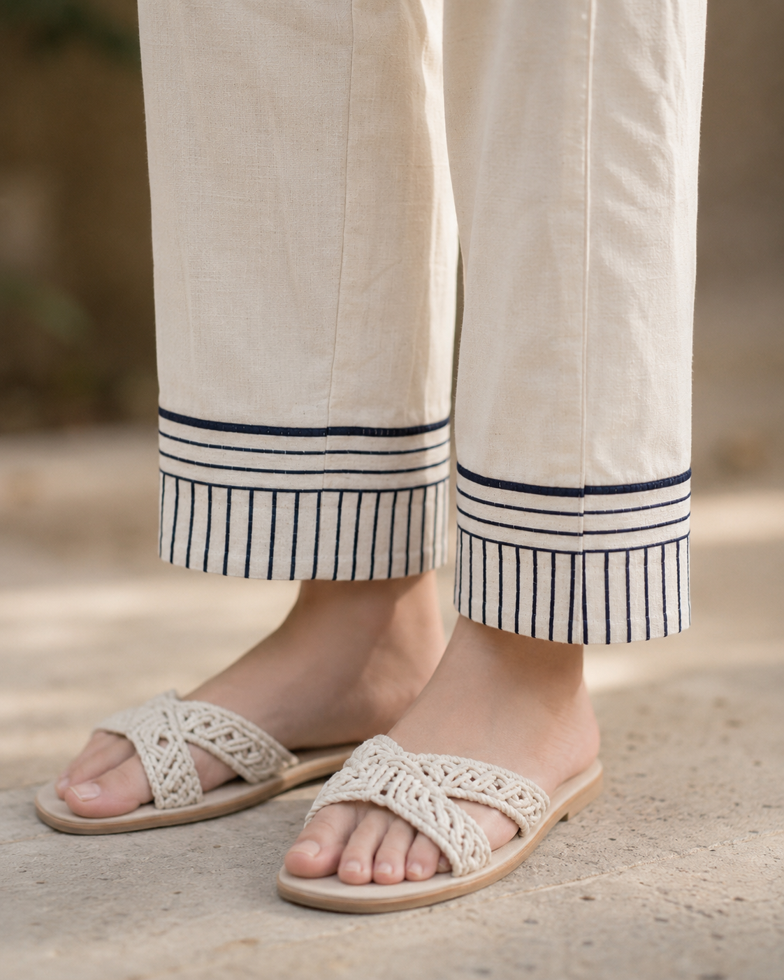 Slub Cotton Straight suit with thread embroidery