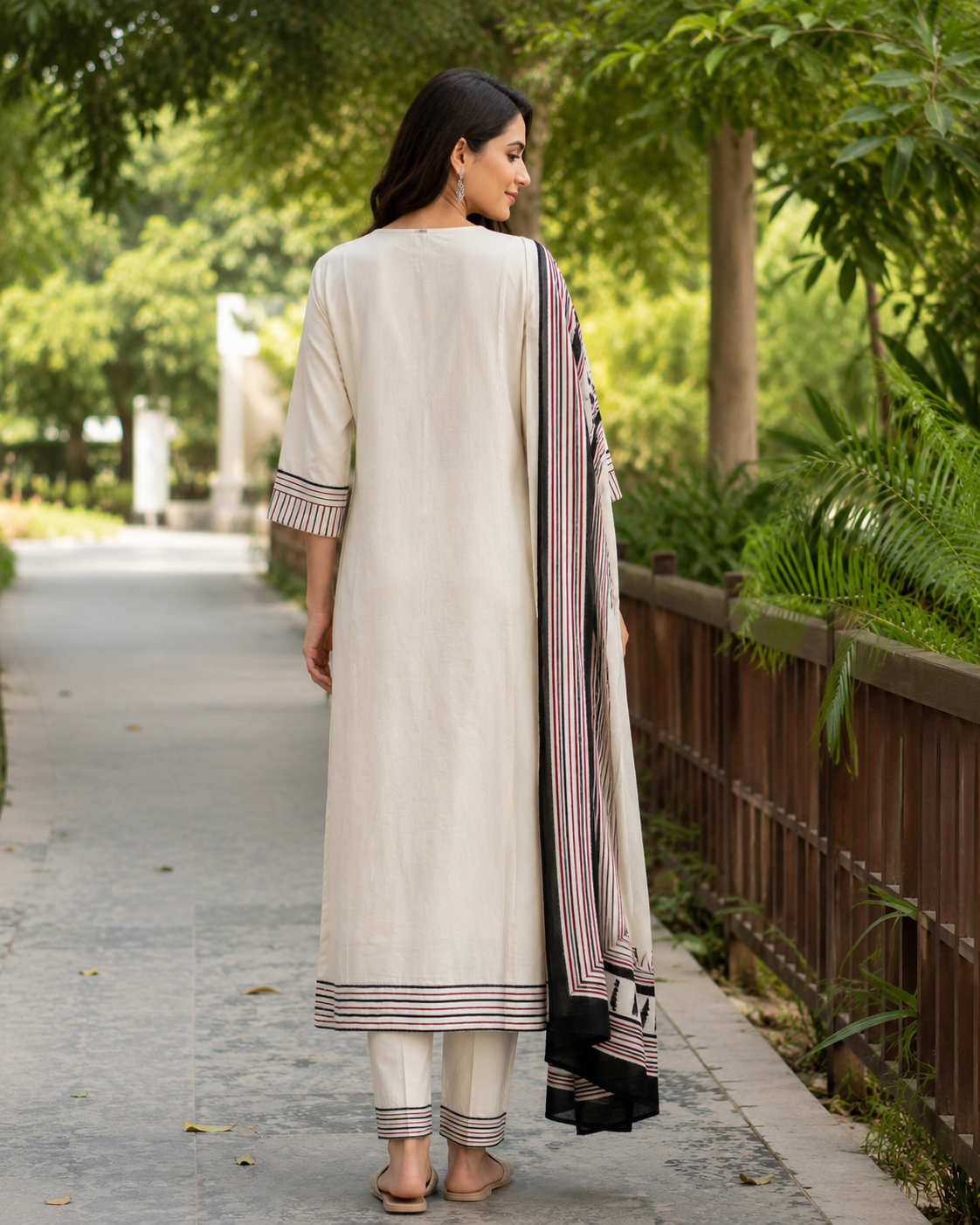 Slub Cotton Straight suit with thread embroidery