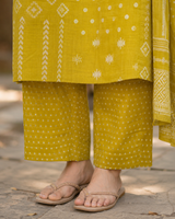 Mustard Yellow Printed Pure Cotton Straight suit with yoke detailing